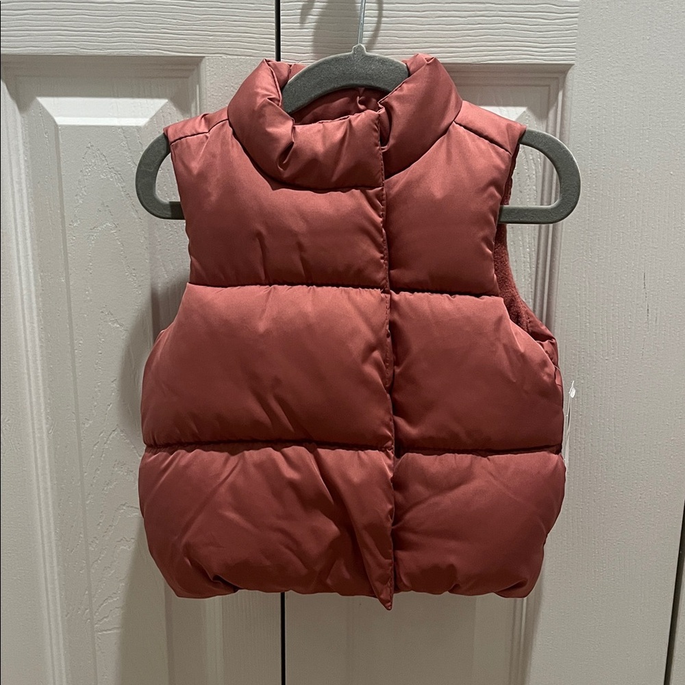 Old Navy Kids Quilted Puffer Vest in Dusty Pink